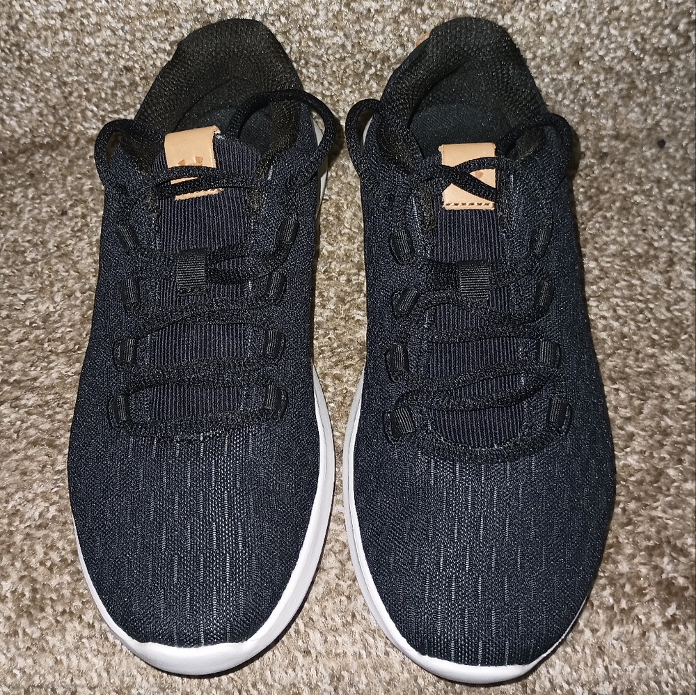 Brand New Kids Under Armour Shoes - Picture 3 of 6